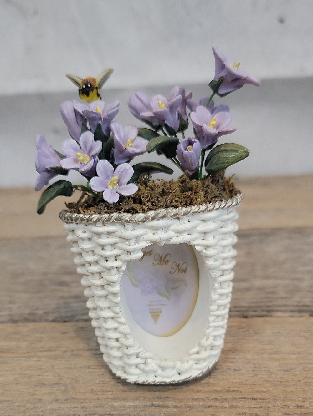 Dezine Picture Frame Collectible Forget Me Not Floral Basket Vase Miniature